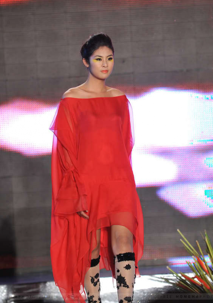 Viet Nam Fashion Week Spring Summer 2012