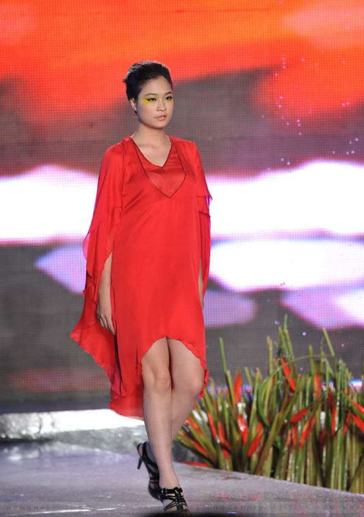 Viet Nam Fashion Week Spring Summer 2012