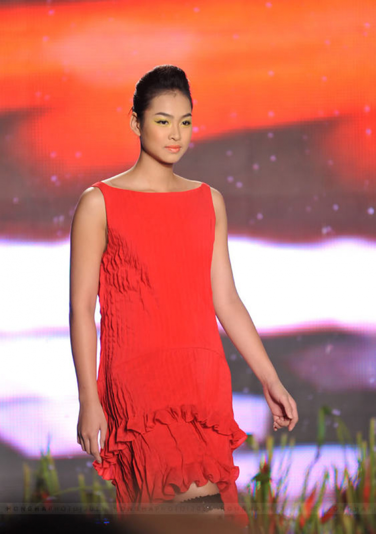 Viet Nam Fashion Week Spring Summer 2012