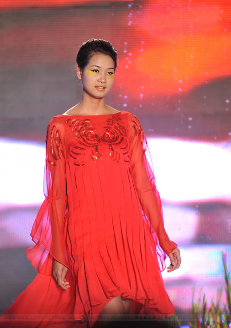 Viet Nam Fashion Week Spring Summer 2012