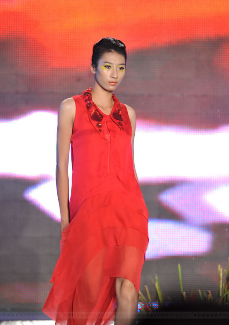 Viet Nam Fashion Week Spring Summer 2012