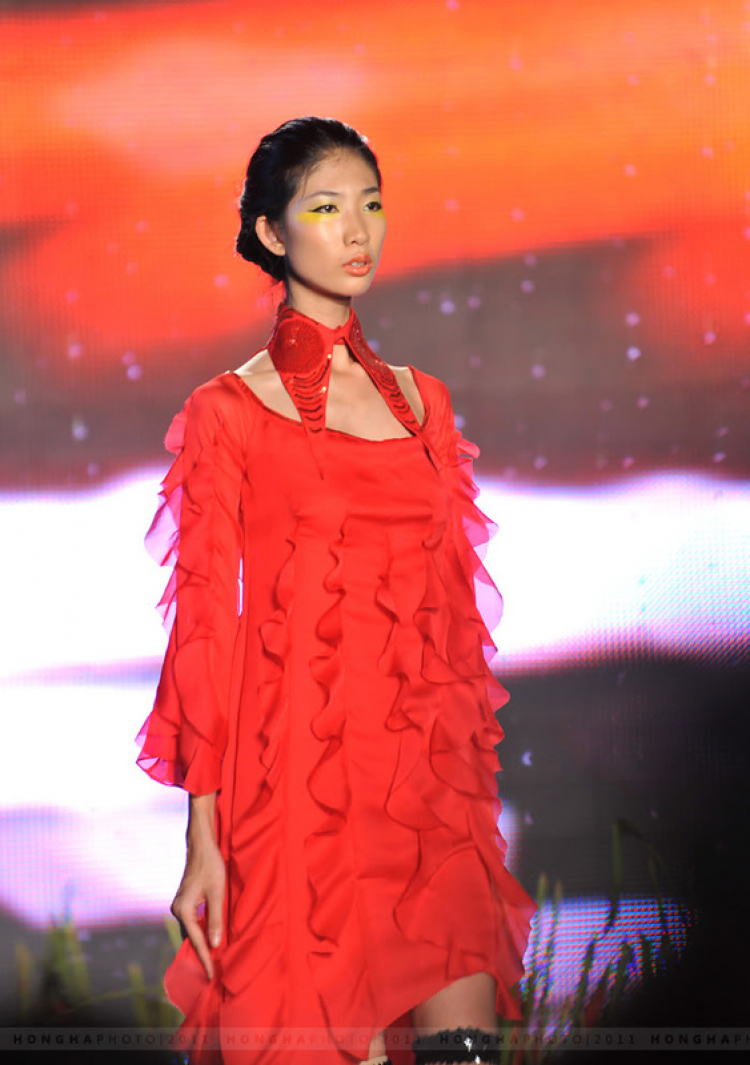 Viet Nam Fashion Week Spring Summer 2012