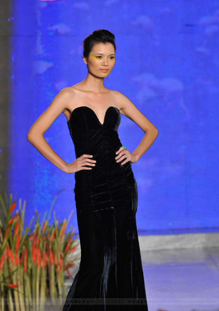 Viet Nam Fashion Week Spring Summer 2012