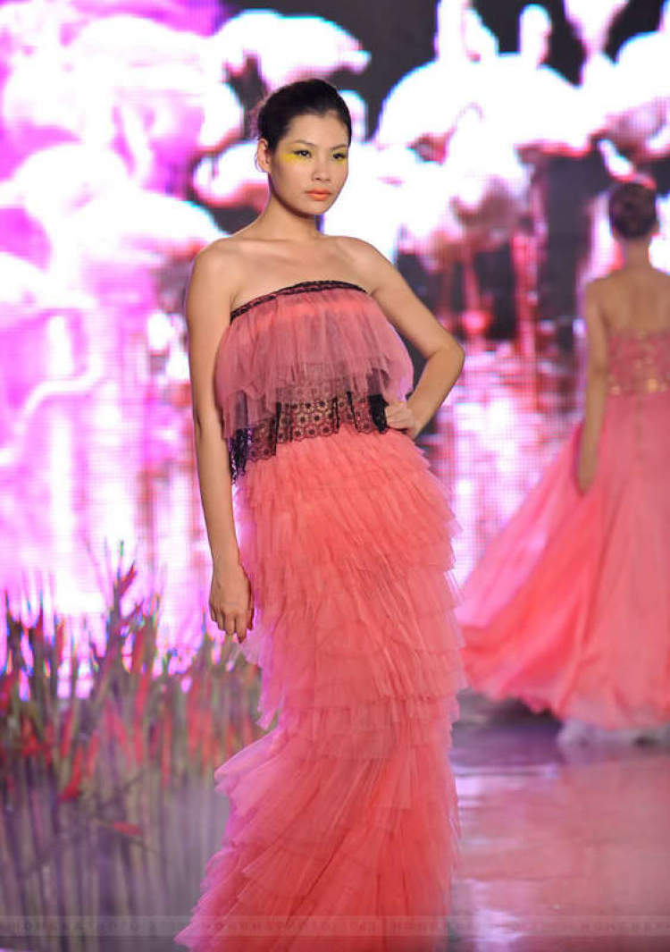 Viet Nam Fashion Week Spring Summer 2012