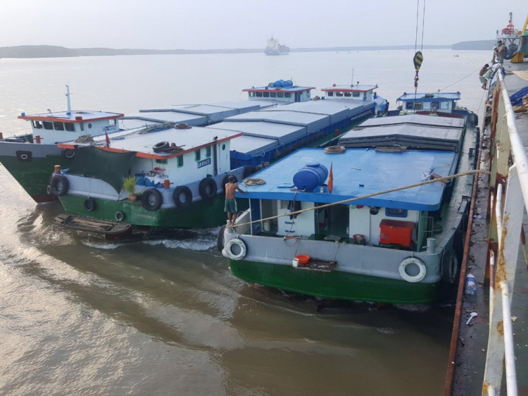Em đang ở Tây Phi - Bờ Biển Ngà Em đang ở Tây Phi - Bờ Biển Ngà