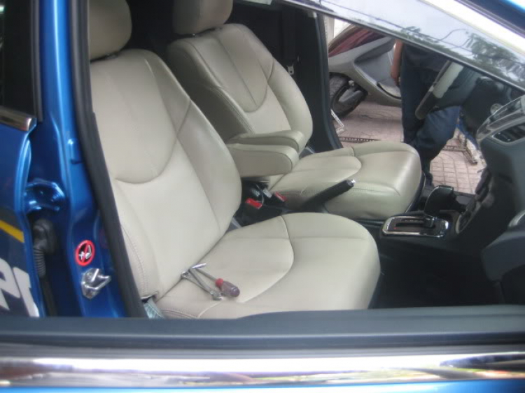Tự hào là chiếc TOYOTA SIENNA LE duy nhất VN lắp và độ nhiều đồ chơi ! Tự hào là chiếc TOYOTA SIENNA LE duy nhất VN lắp và độ nhiều đồ chơi !