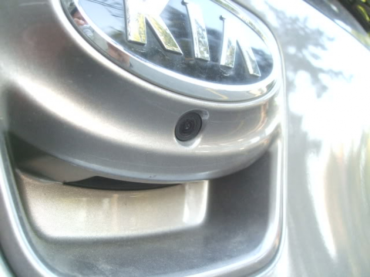 Cần camera lùi và màng hình LCD của xe pincanto 2012!