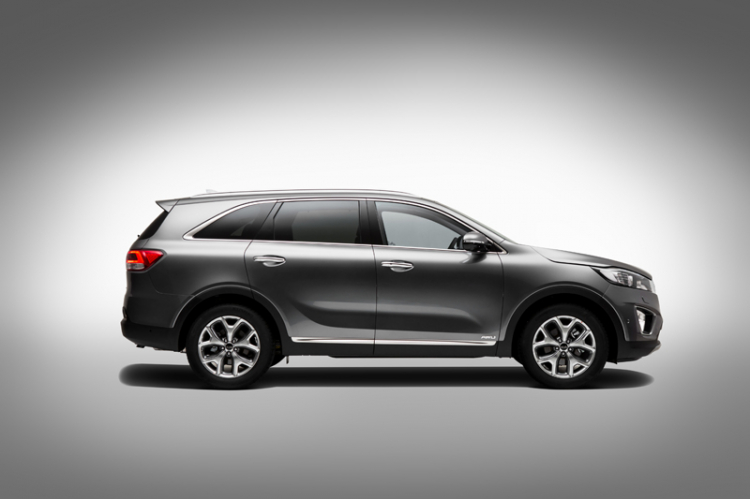 Kia Sorento 2015 hoàn toàn mới chính thức "lộ hàng"