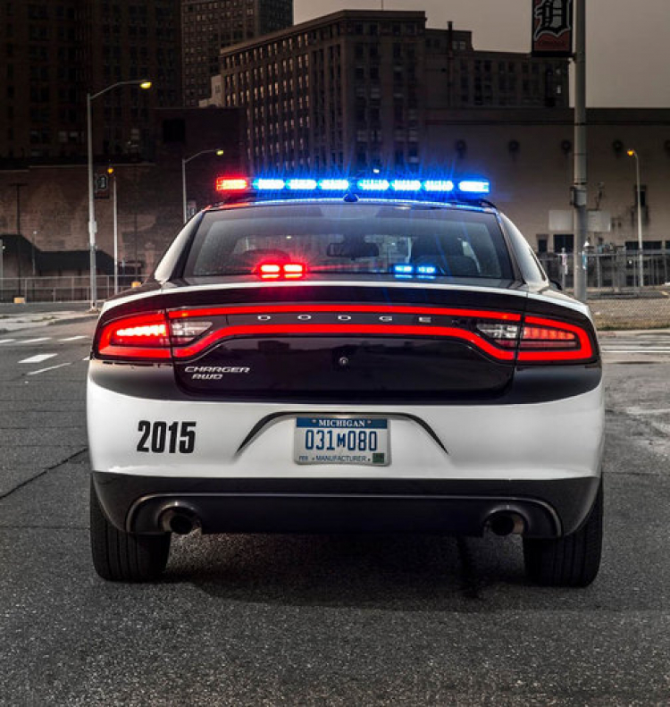 Dodge Charger Pursuit 2015 phiên bản đặc biệt dành cho cảnh sát