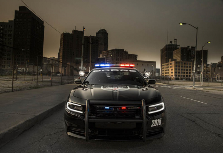 Dodge Charger Pursuit 2015 phiên bản đặc biệt dành cho cảnh sát