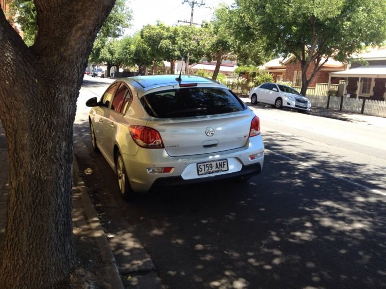 Cruze Hatchback 2012