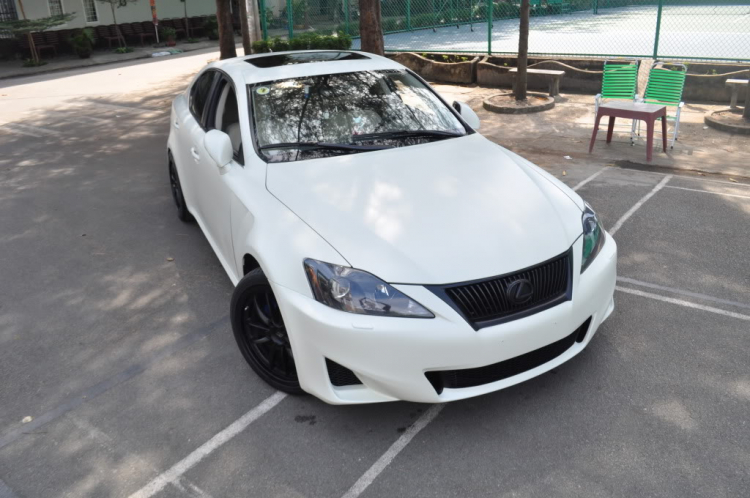 Lexus IS lên "F-Sport" in D1Workshop