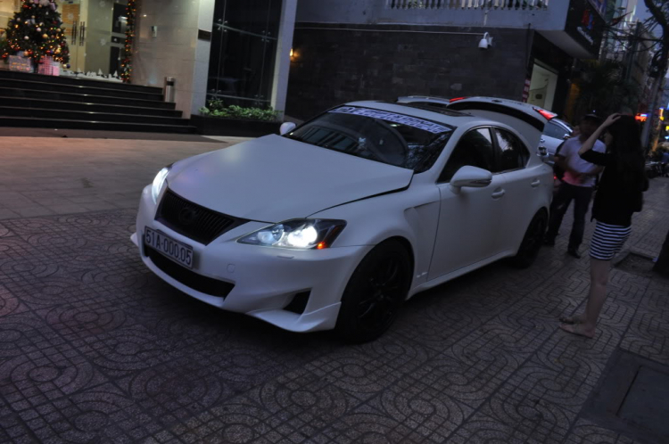 Lexus IS lên "F-Sport" in D1Workshop