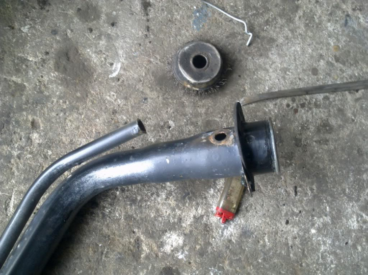 Bình xăng bị trào ngược Bình xăng bị trào ngược