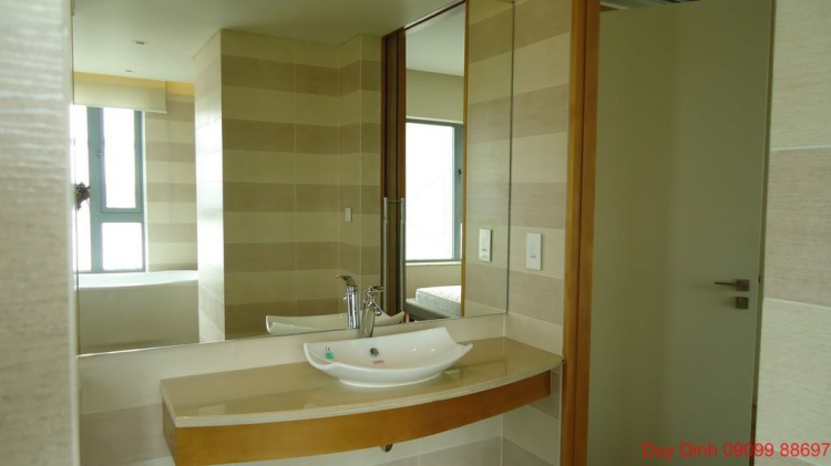 10 tỉ đồng cho một chỗ đậu du thuyền 10 tỉ đồng cho một chỗ đậu du thuyền