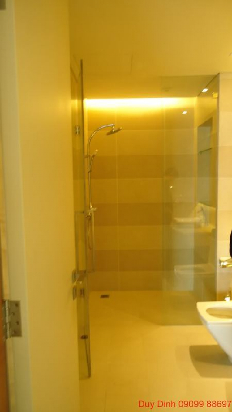 10 tỉ đồng cho một chỗ đậu du thuyền 10 tỉ đồng cho một chỗ đậu du thuyền