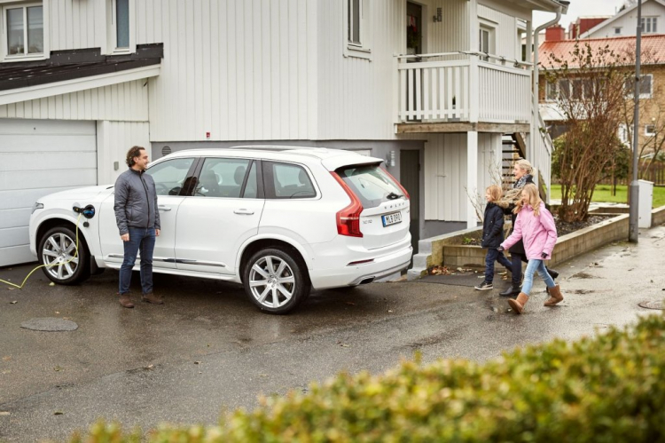 Volvo tạm hoãn kế hoạch sản xuất ô tô tự lái