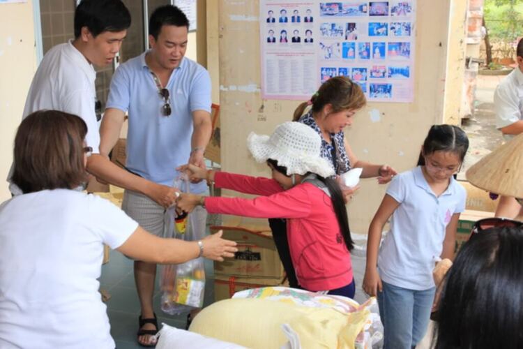 MBFC - Những tấm lòng nhân ái 2013 (cập nhật ngày 17/09/2013) MBFC - Những tấm lòng nhân ái 2013 (cập nhật ngày 17/09/2013)