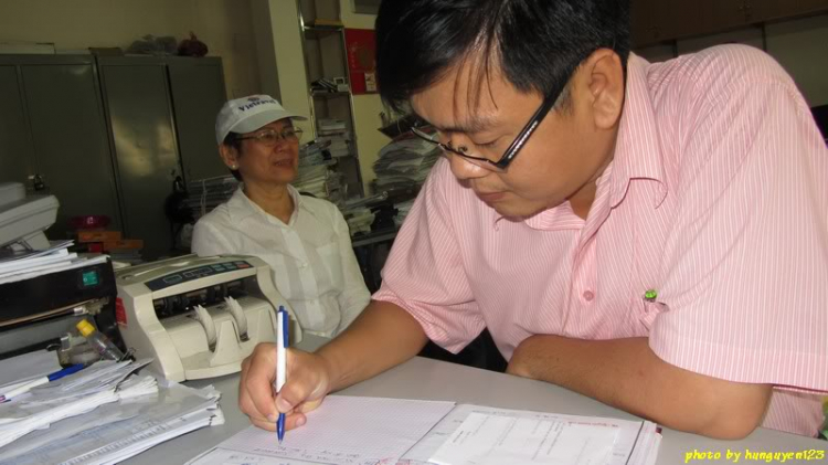 Tặng bao lì xì cho trẻ em bất hạnh ở trung tâm Ung Bướu Gia Định Tặng bao lì xì cho trẻ em bất hạnh ở trung tâm Ung Bướu Gia Định