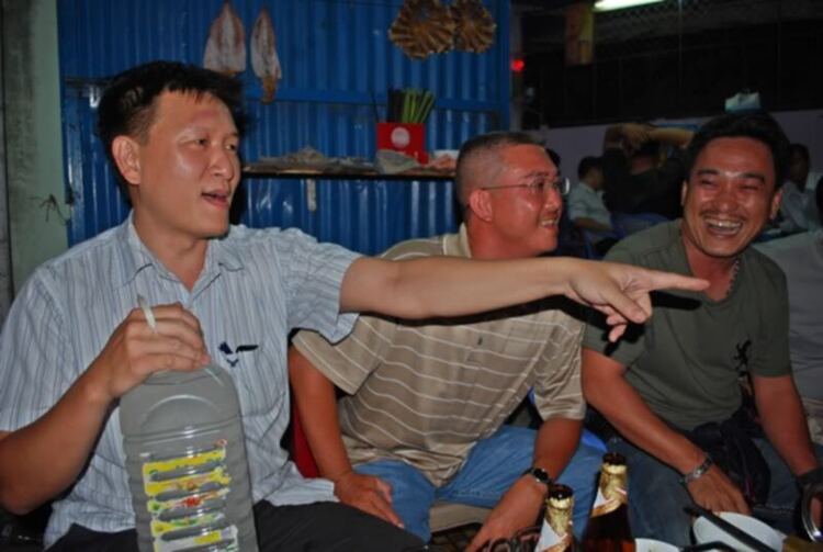 Thành lập nhóm vui chơi đầu năm.