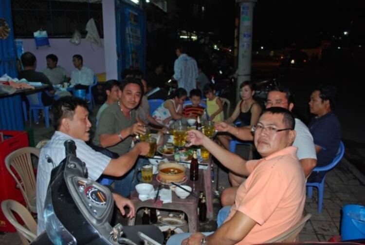 Thành lập nhóm vui chơi đầu năm.