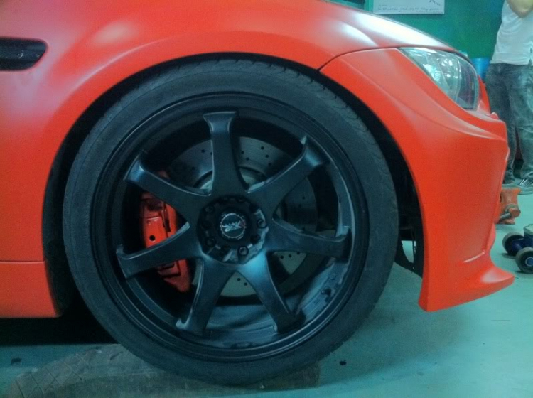E93 vs M3 Orange in D1 Workshop E93 vs M3 Orange in D1 Workshop
