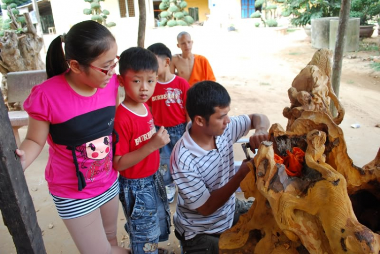 Vài hình ảnh Bac quangpham71 và em chơi Tết miền Tây.