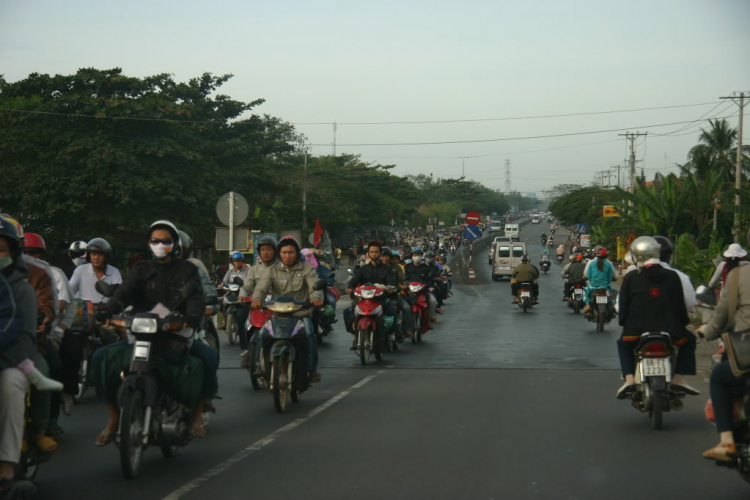 tình hình đường sá miền tây ..... kẹt cứng