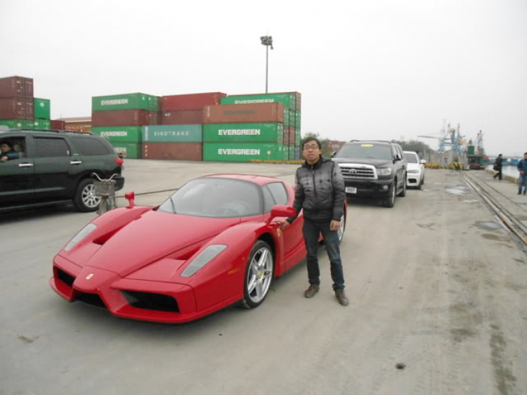 Ferrari Enzo đầu tiên cập cảng Việt Nam