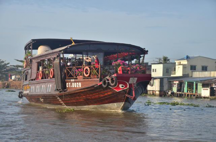 Du xuân miền Tây