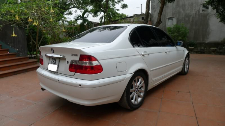 BMW 318i white