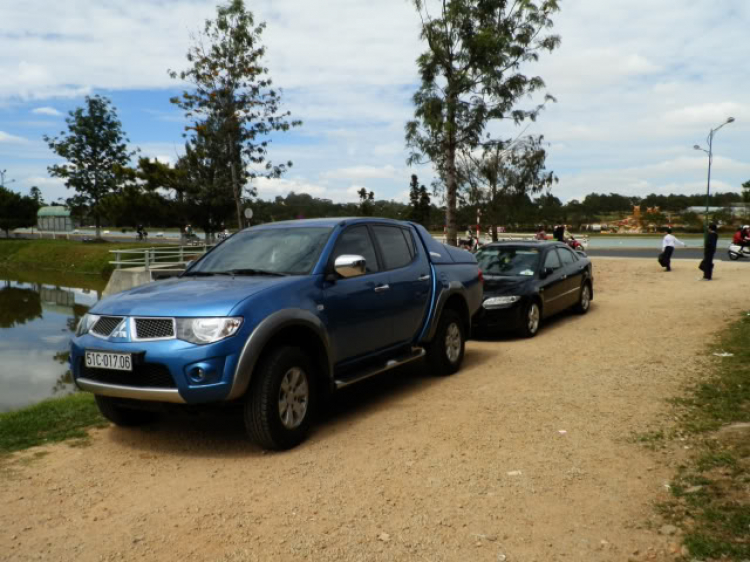 Tiền trạm Đà Lạt: Mini offroad Mazda 6 vs Mitsubishi Triton