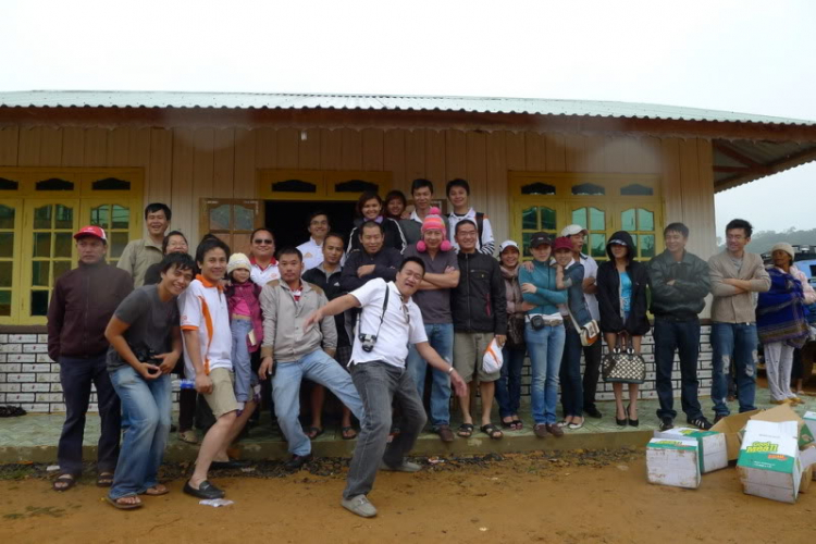 Ảnh chương trình từ thiện đầu năm 2012 của MBFC - Lán Tranh (Đà Lạt) Ảnh chương trình từ thiện đầu năm 2012 của MBFC - Lán Tranh (Đà Lạt)