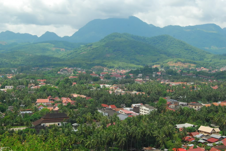 10 Ngày ở Viengtiane, LuangPrabang, Cánh Đồng Chum và những cung đường thượng Lào