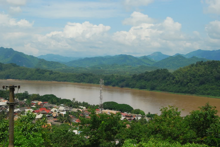 10 Ngày ở Viengtiane, LuangPrabang, Cánh Đồng Chum và những cung đường thượng Lào