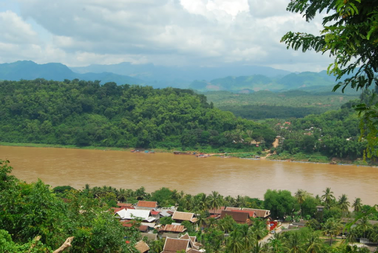 10 Ngày ở Viengtiane, LuangPrabang, Cánh Đồng Chum và những cung đường thượng Lào