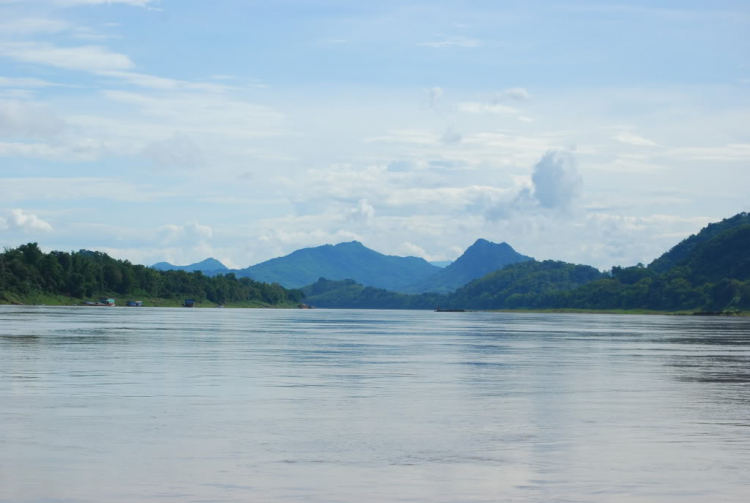 10 Ngày ở Viengtiane, LuangPrabang, Cánh Đồng Chum và những cung đường thượng Lào