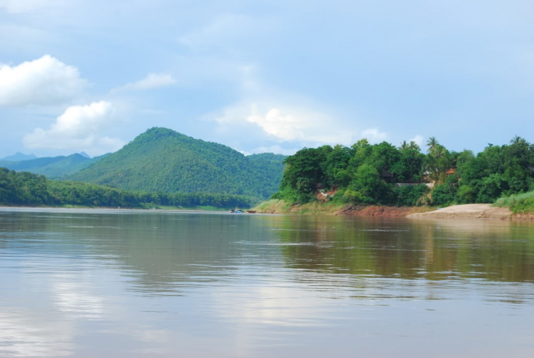 10 Ngày ở Viengtiane, LuangPrabang, Cánh Đồng Chum và những cung đường thượng Lào