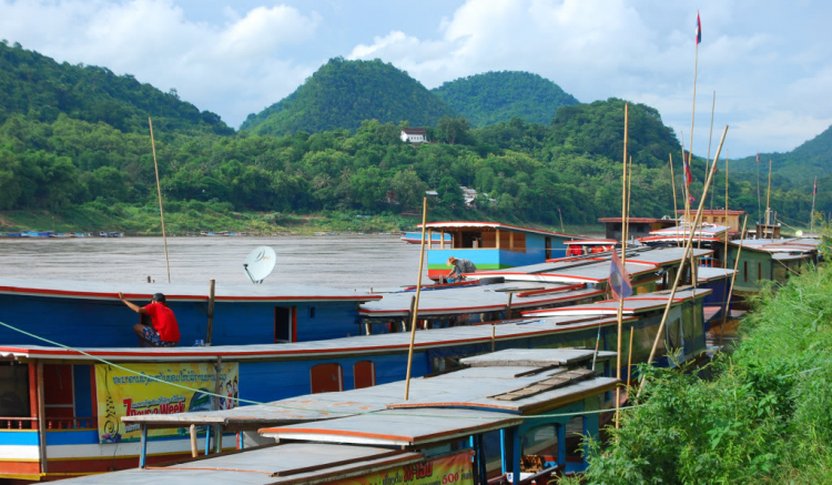 10 Ngày ở Viengtiane, LuangPrabang, Cánh Đồng Chum và những cung đường thượng Lào