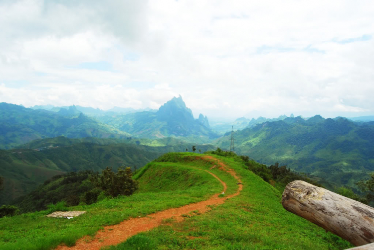 10 Ngày ở Viengtiane, LuangPrabang, Cánh Đồng Chum và những cung đường thượng Lào