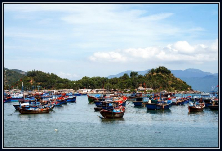 Chương trình thăm nuôi đồng bọn và các kiểu ăn chơi nhân dịp giổ tổ Chương trình thăm nuôi đồng bọn và các kiểu ăn chơi nhân dịp giổ tổ