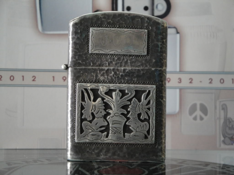 Mời bạn làm quen với Zippo.