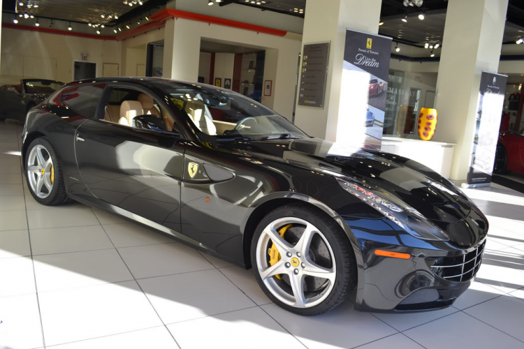 Siêu xe Ferrari F12berlinetta cũng sẽ có mặt tại VN sau Geneva Motor Show 2012