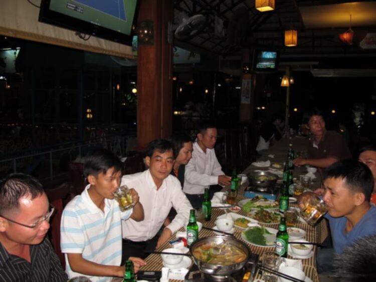 Nơi giao lưu, họp mặt và các hoạt động vui chơi của S.O.S Nơi giao lưu, họp mặt và các hoạt động vui chơi của S.O.S