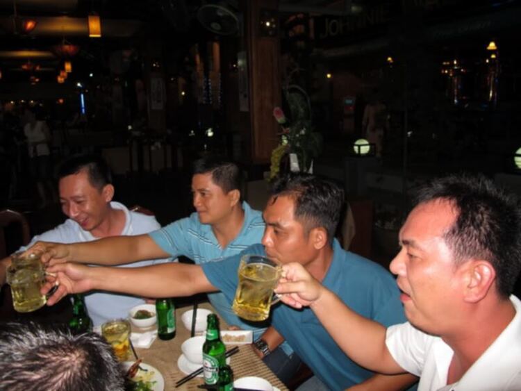 Nơi giao lưu, họp mặt và các hoạt động vui chơi của S.O.S Nơi giao lưu, họp mặt và các hoạt động vui chơi của S.O.S