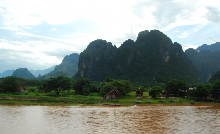 10 Ngày ở Viengtiane, LuangPrabang, Cánh Đồng Chum và những cung đường thượng Lào