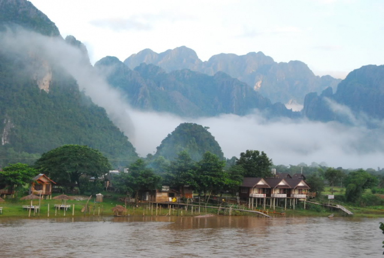 10 Ngày ở Viengtiane, LuangPrabang, Cánh Đồng Chum và những cung đường thượng Lào