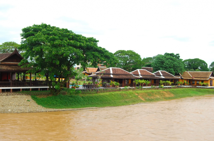 10 Ngày ở Viengtiane, LuangPrabang, Cánh Đồng Chum và những cung đường thượng Lào