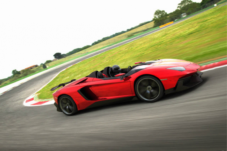 BREAKING NEWS : BENTLEY EXP 9 F concept And Lamborghini Aventador J roadster