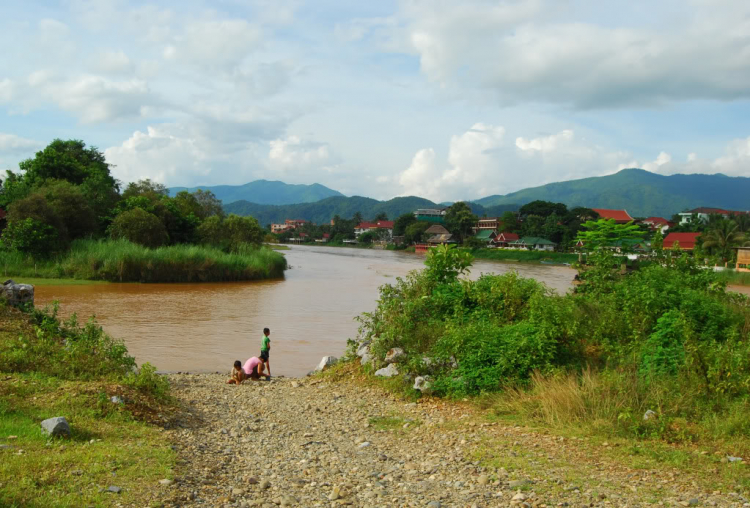 10 Ngày ở Viengtiane, LuangPrabang, Cánh Đồng Chum và những cung đường thượng Lào
